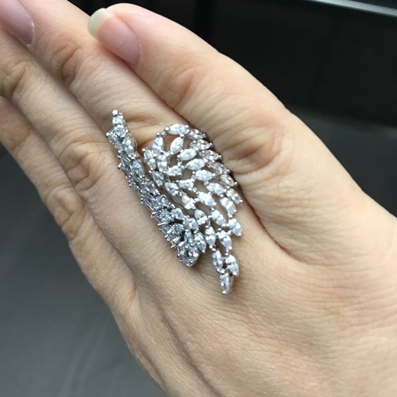 NEW💙💎ANGEL😇WINGS RING! GORGEOUS!💎💙ADJUSTABLE! - Picture 7 of 8